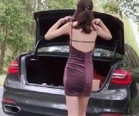 网红背面杀,揭秘“背面杀”背后的秘密与真相