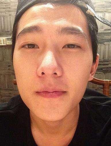 梨子牙齿男生猜明星,揭秘男生猜明星的趣味互动