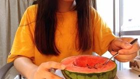 留学生博士吃瓜,揭秘校园生活背后的趣味故事