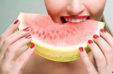 吃瓜会加重湿疹,过度吃瓜或加剧病情