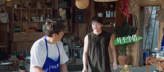 普普通通少女吃瓜看戏,看戏人生百态